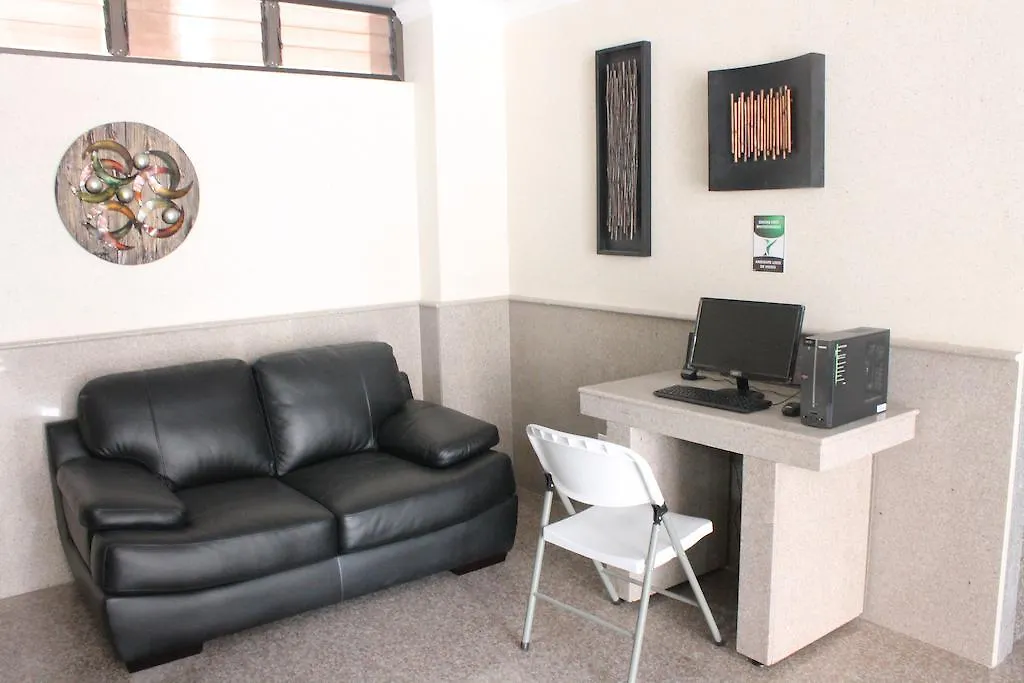 Hoteles Bogota Inn Lago Chico Zona Rosa 3*,